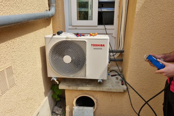Installation de climatisation à Paris : Vous souhaitez faire appel à un plombier compétent pour réaliser vos travaux pour l'installation de votre climatiseur.