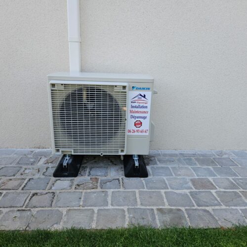 Installation de pompe à chaleur Daikin à serris-2