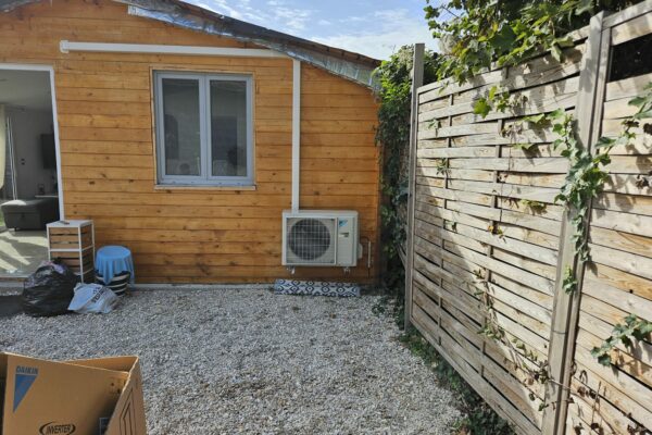 une installation d'une pompe à chaleur Daikin  à Chelles 77500-3