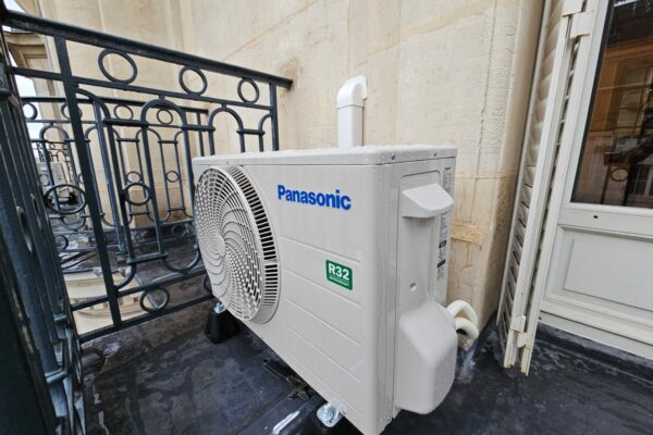 Pose de Pompes à Chaleur Air-Air Panasonic à Paris 8e-11