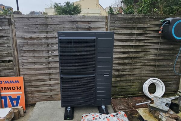 Installateur pompe à chaleur PANASONIC Air Eau à Champigny-sur-Marne